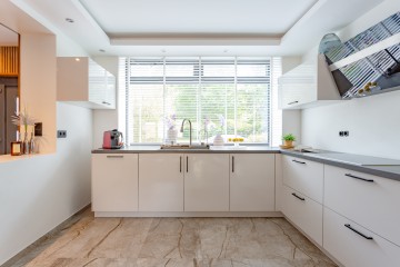 sha256:fddf014afeee19205f343b1e370e7785bf6978e0b7e4910c2fb41ddbbe8fd995